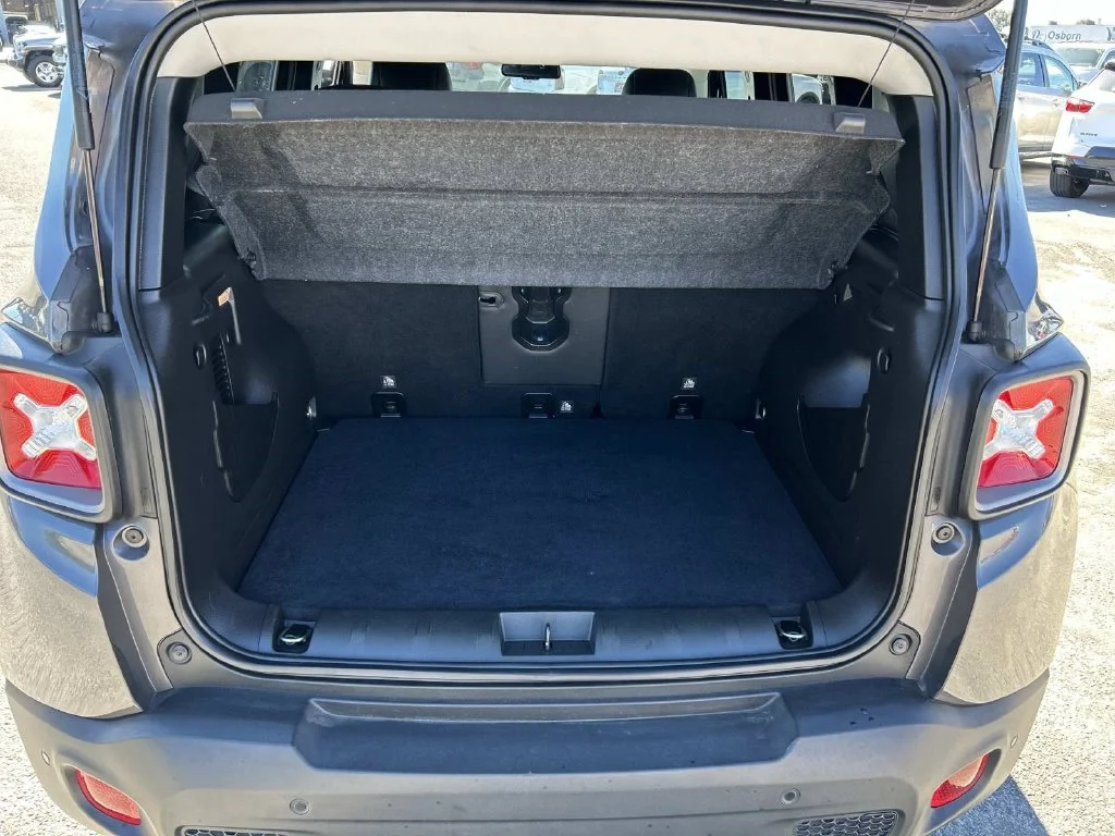 Used 2020 Gray Jeep Limited image 17