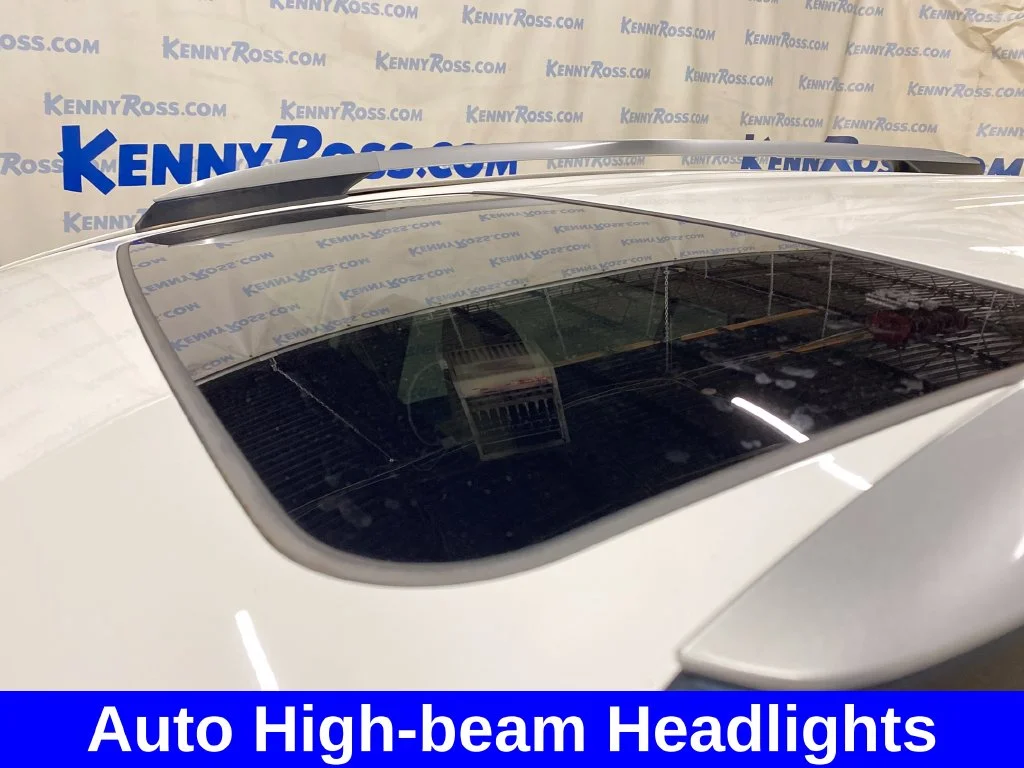 Used 2018 White Toyota XLE image 11