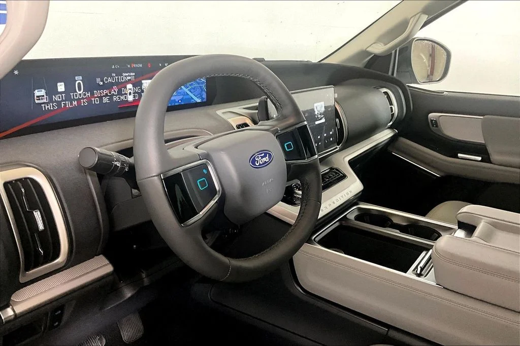 New 2026 Star White Metallic Tri-Coat Ford Active image 6
