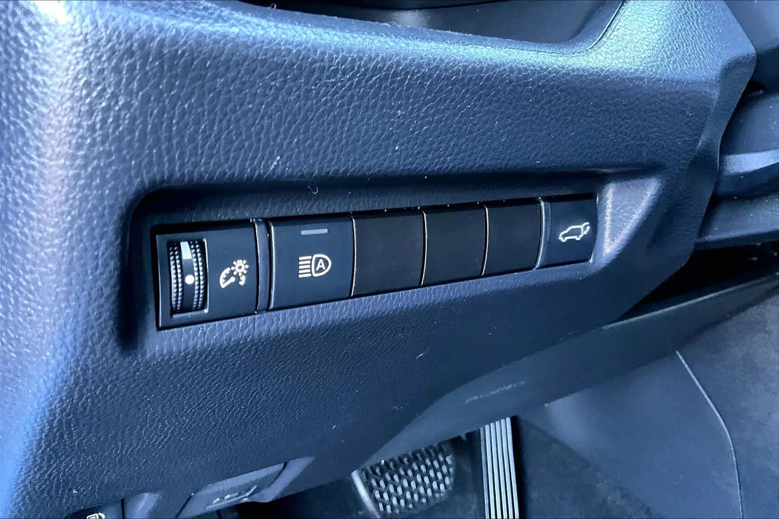 Used 2021 Blue Flame Toyota Hybrid XLE image 33