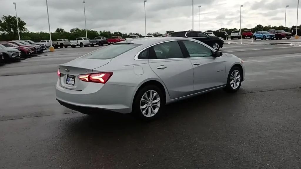 Used 2022 Silver Chevrolet LT image 8