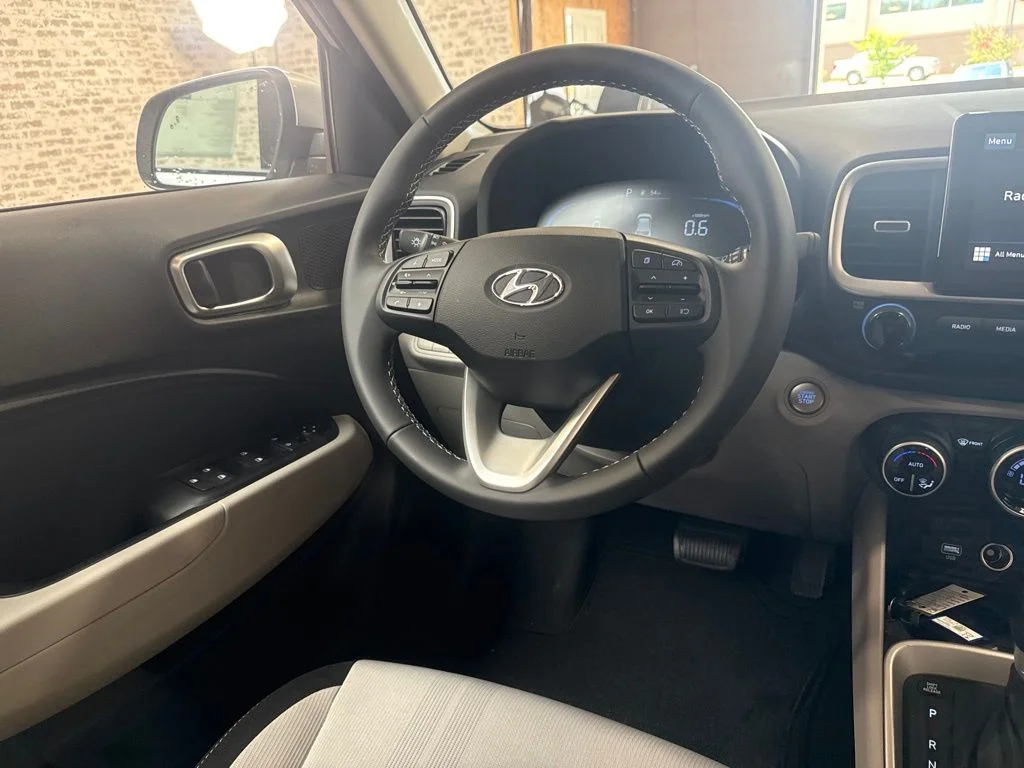 New 2026 Shimmering Silver Hyundai SEL image 18