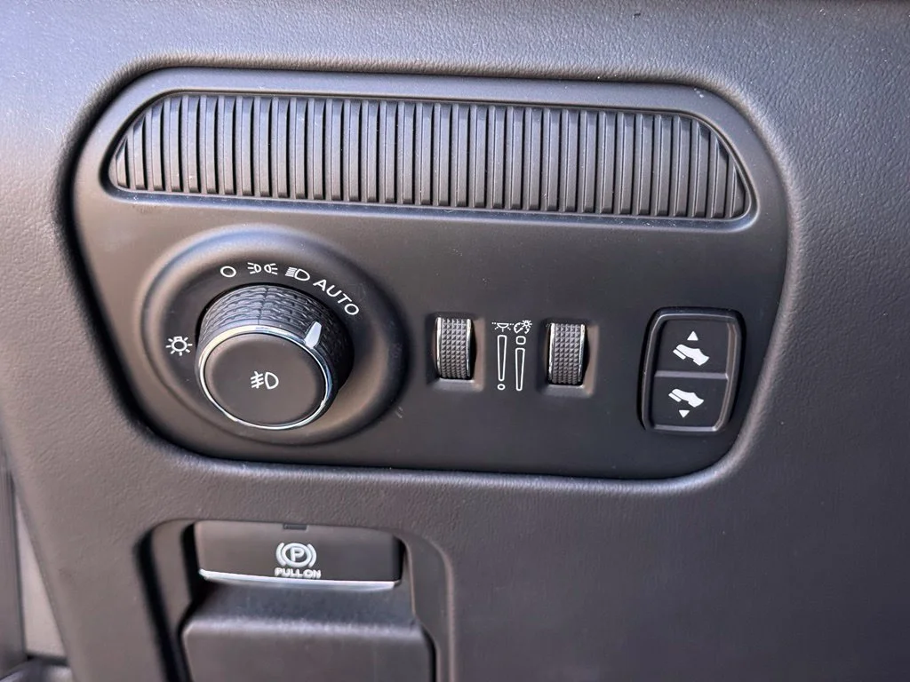 Used 2022 Blue Jeep Series II image 21