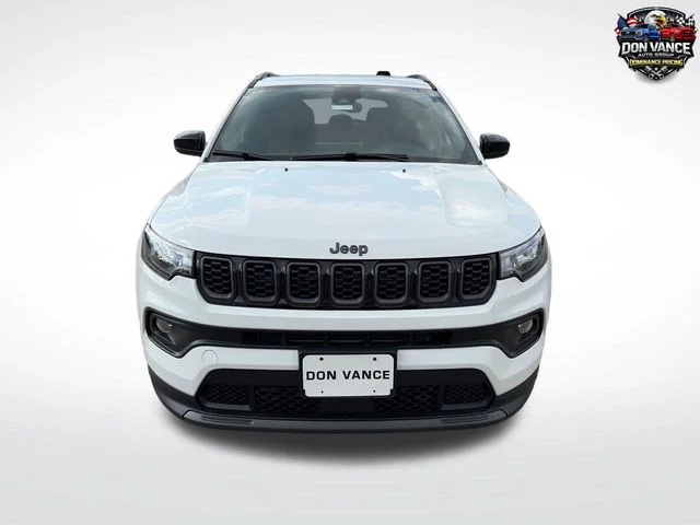 New 2026 White Jeep Latitude image 8