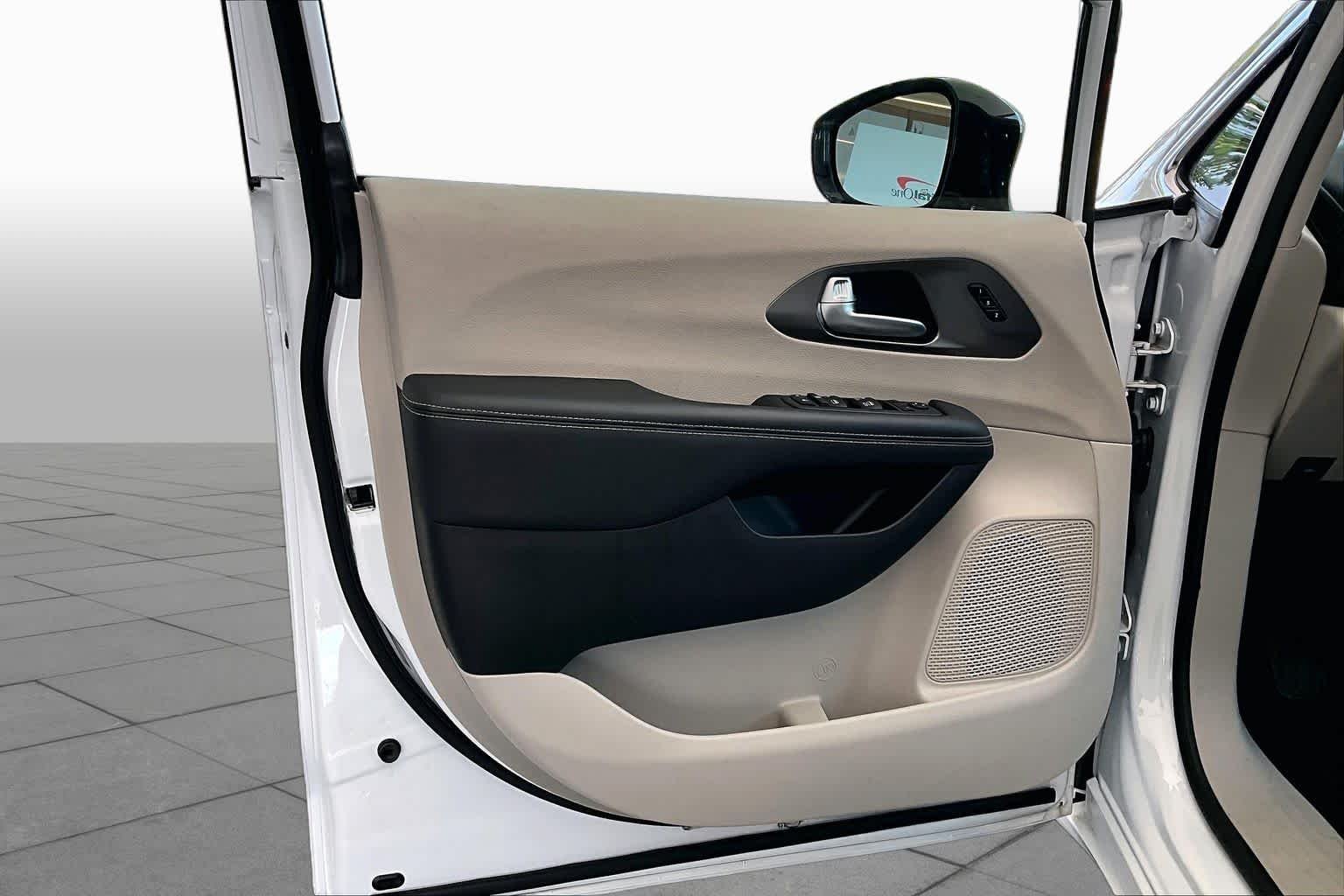 Used 2024 Bright White Clearcoat Chrysler Touring L image 22
