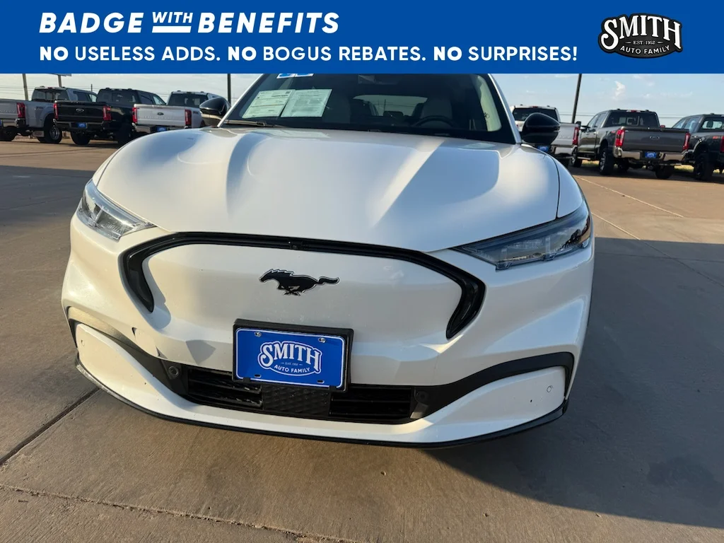 Certified Used 2022 Star White Ford Premium image 11