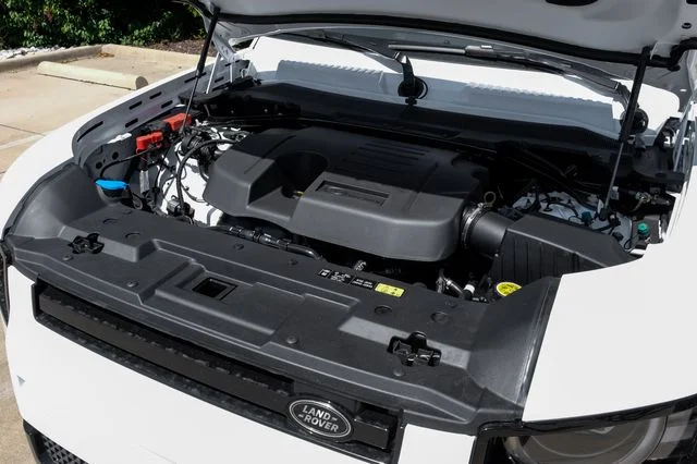 New 2026 White Land Rover X-Dynamic SE image 58