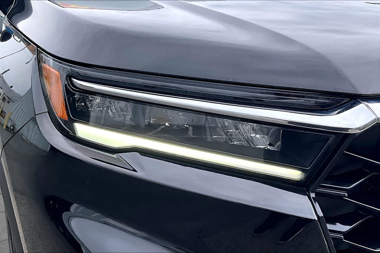 Used 2023 Crystal Black Pearl Honda Touring image 27