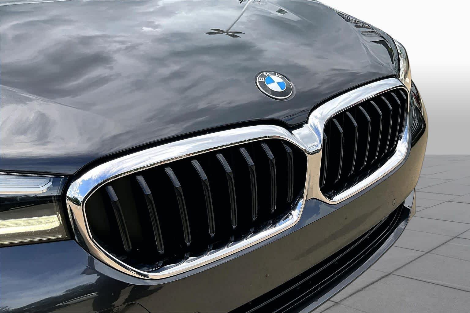 Used 2023 Dark Graphite Metallic BMW 530i image 29