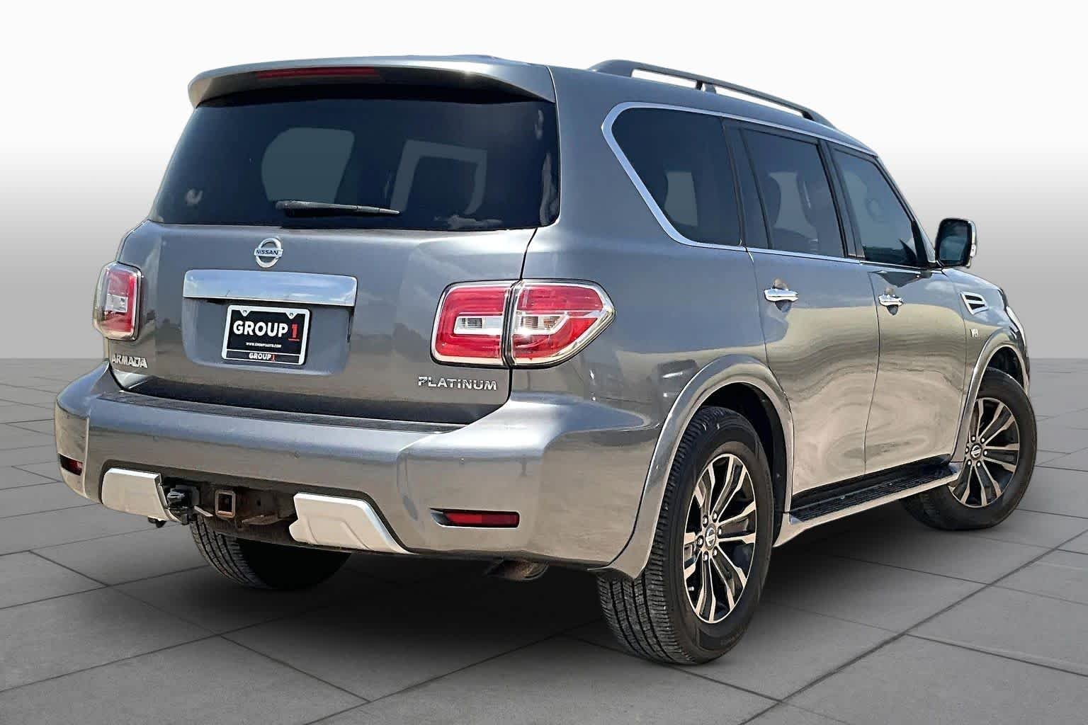 Used 2017 Gun Metallic Nissan Platinum image 12