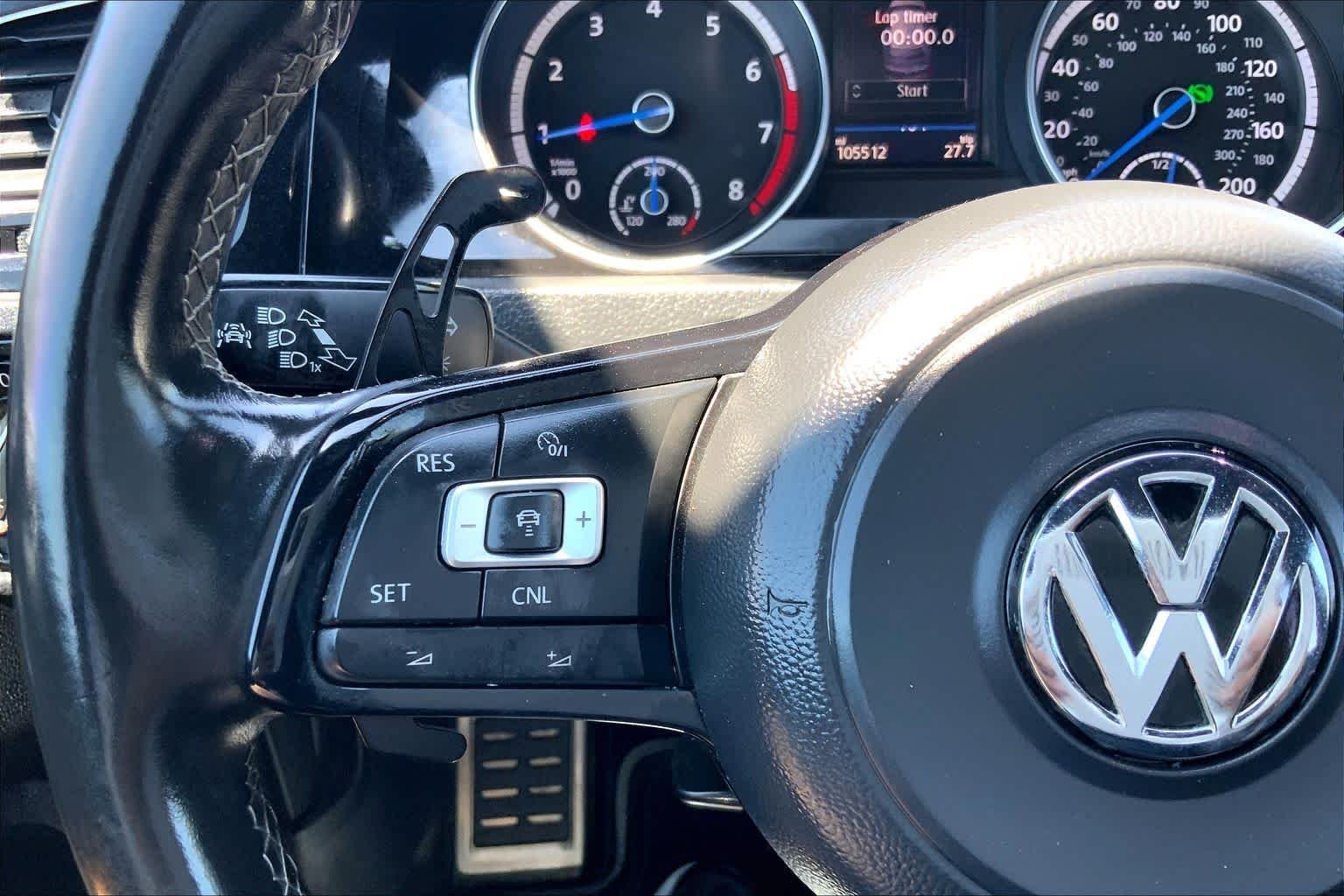Used 2017 DEEP BLACK PEARL EFFECT Volkswagen  image 23