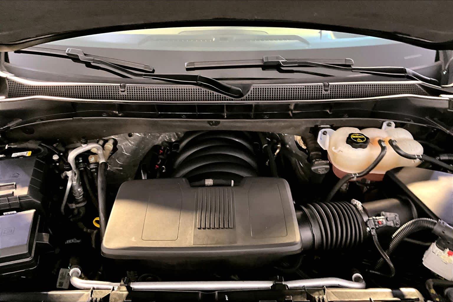 Used 2025 Black Chevrolet Z71 image 31
