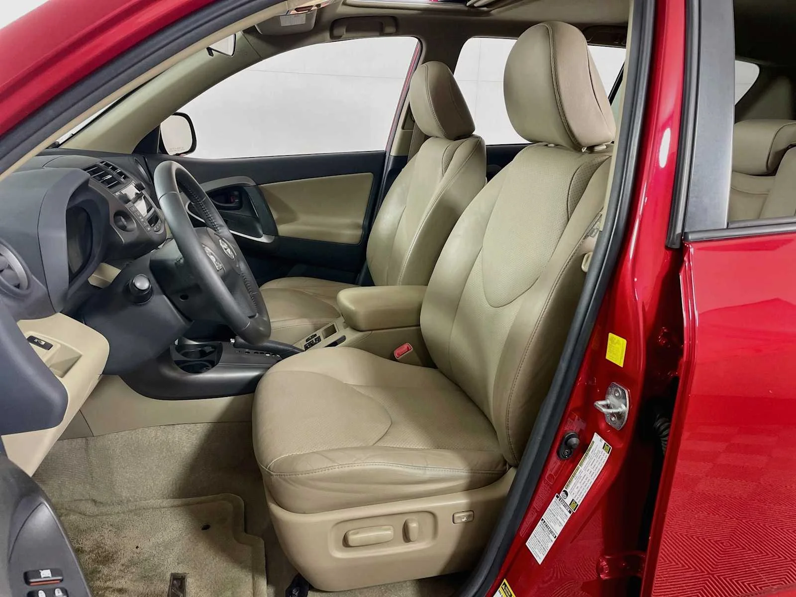 Used 2011 Barcelona Red Metallic Toyota Ltd image 18