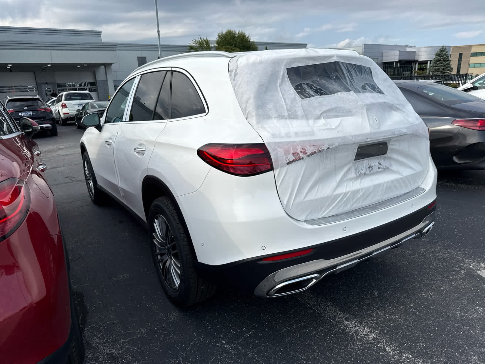 New 2027 Polar White Mercedes-Benz GLC 300 image 2