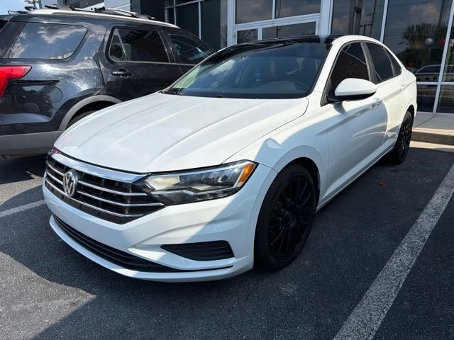 Used 2019 White Volkswagen 1.4T SE image 1