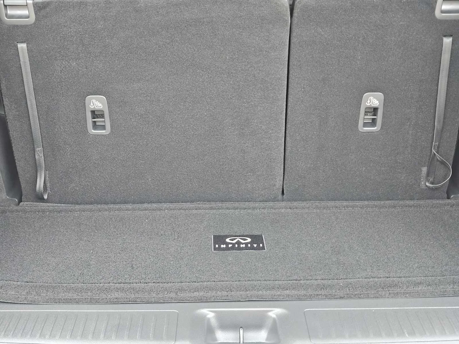 Certified Used 2026 Deep Emerald INFINITI LUXE image 29