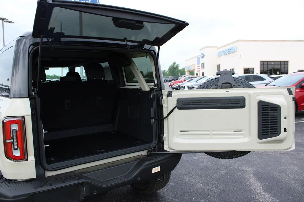 New 2026 Desert Sand Ford Badlands® image 11