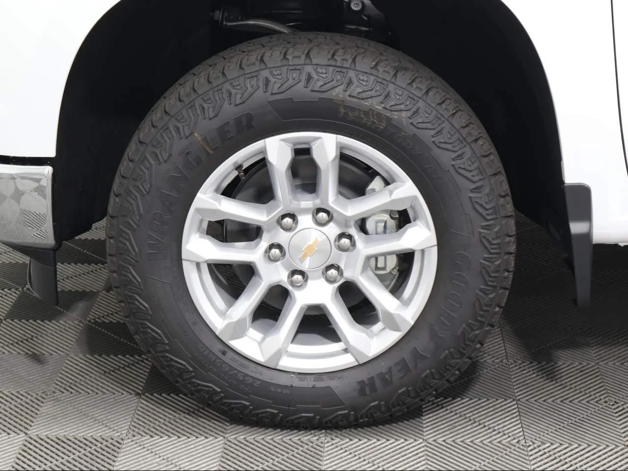 New 2026 Summit White Chevrolet LT image 30