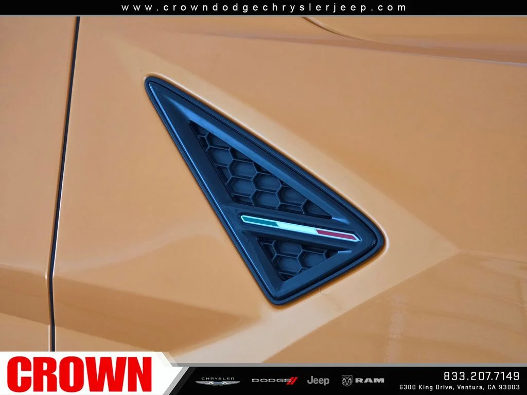 Used 2024  Lamborghini S image 12