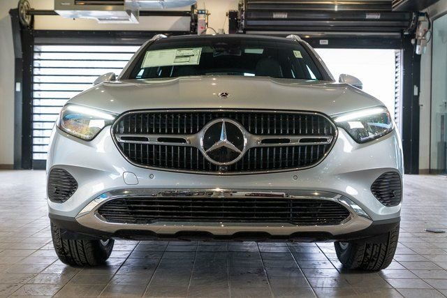 New 2026 Cirrus Silver Metallic Mercedes-Benz GLC 300 image 2