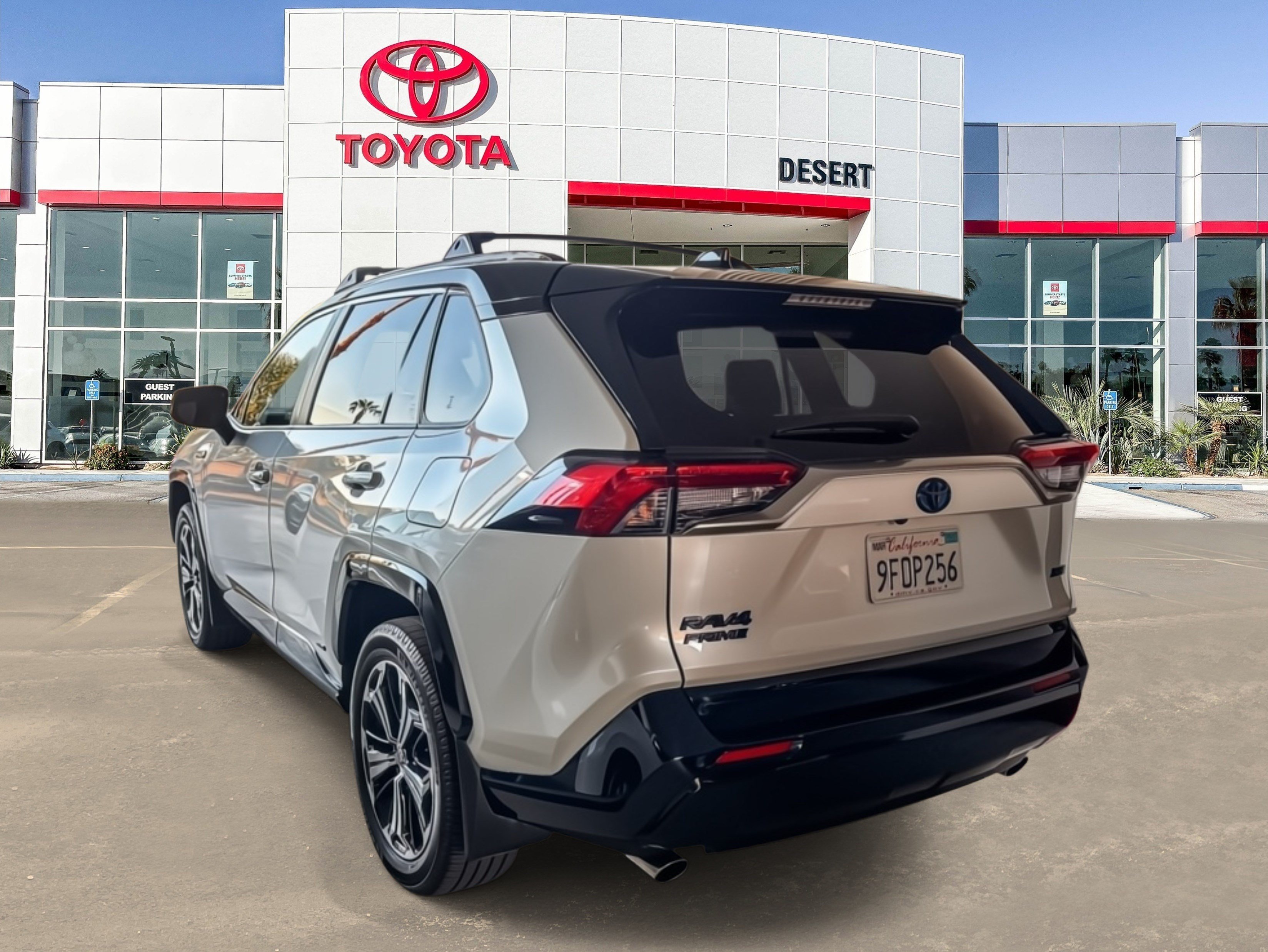 Used 2023 Wind Chill Pearl/Midnight Black Metallic Toyota XSE image 4