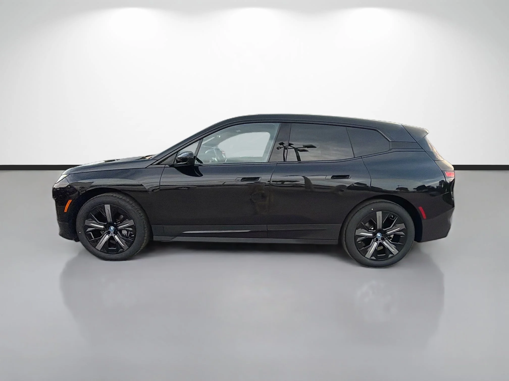 Certified Used 2024 Black Sapphire Metallic BMW xDrive50 image 6