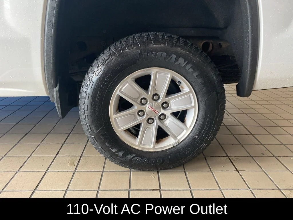 Used 2016 White GMC SLE image 21