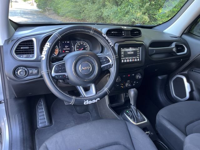 Used 2018 Glacier Metallic Jeep Latitude image 14