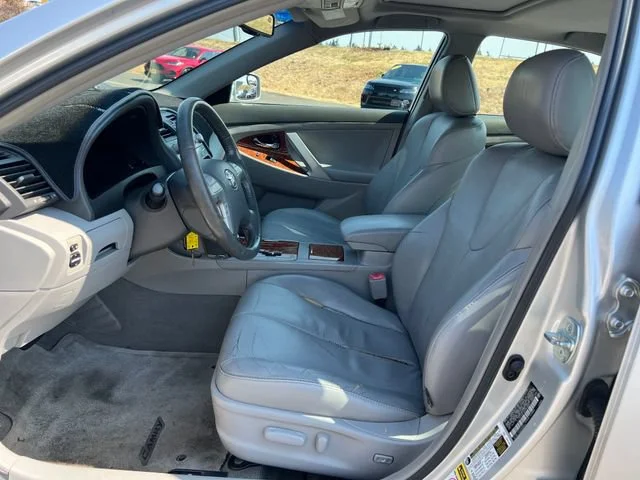 Used 2008 Classic Silver Metallic Toyota LE image 14