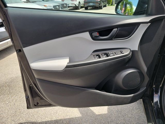 2023 Hyundai Kona SEL - Photo 13