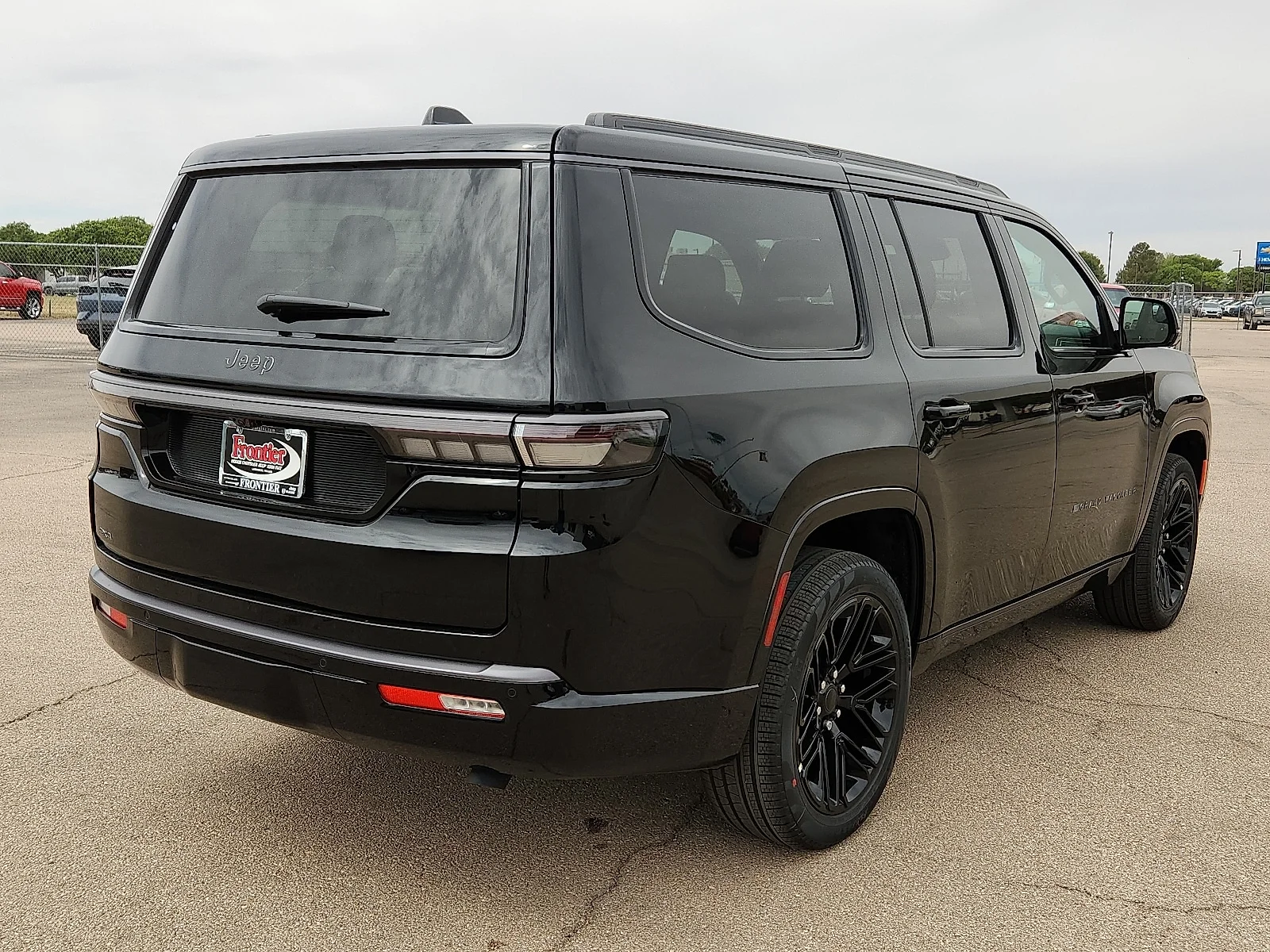 New 2026 High Gloss Black Jeep LIMITED RESERVE 4X4 image 4