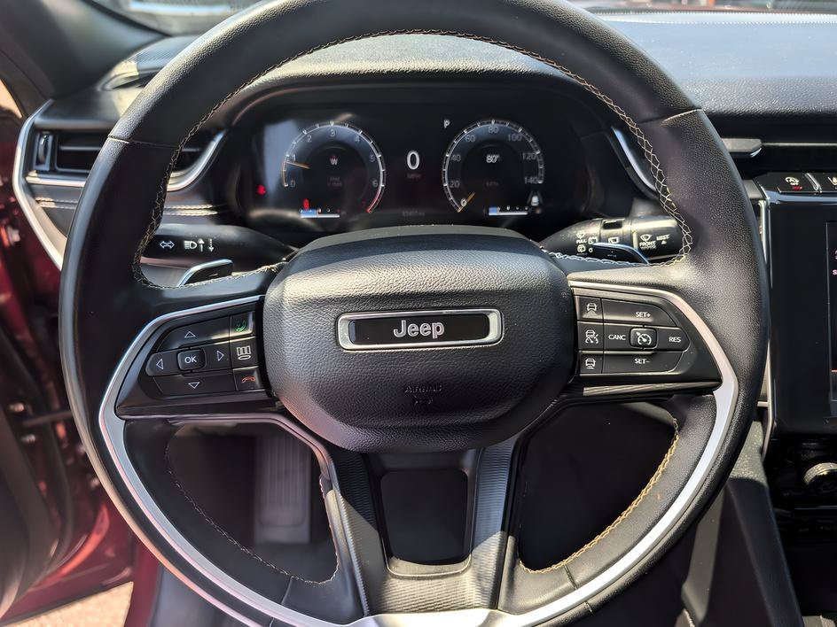 Used 2023 Velvet Red Pearlcoat Jeep Altitude image 18