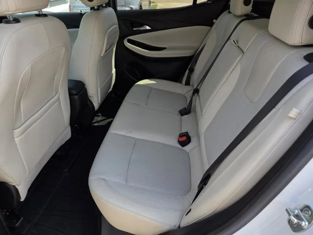 Used 2021 White Buick Select image 27