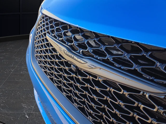 New 2026 Hydro Blue Pearl-Coat Exterior Paint Chrysler Select image 36