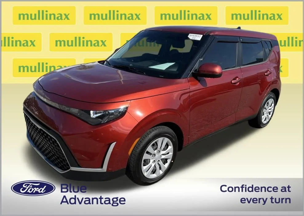 2023 Kia Soul LX - Photo 2