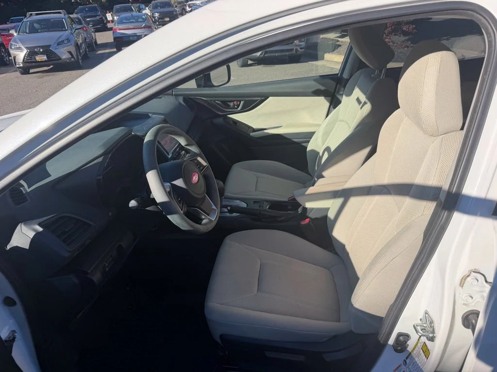 Used 2019  Subaru 2.0i image 9