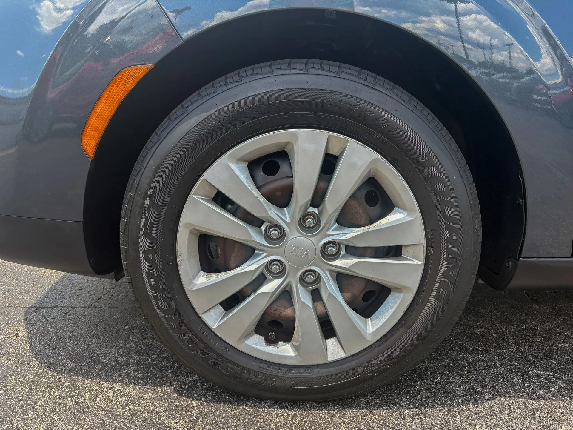 Used 2022 Gray Kia LX image 34