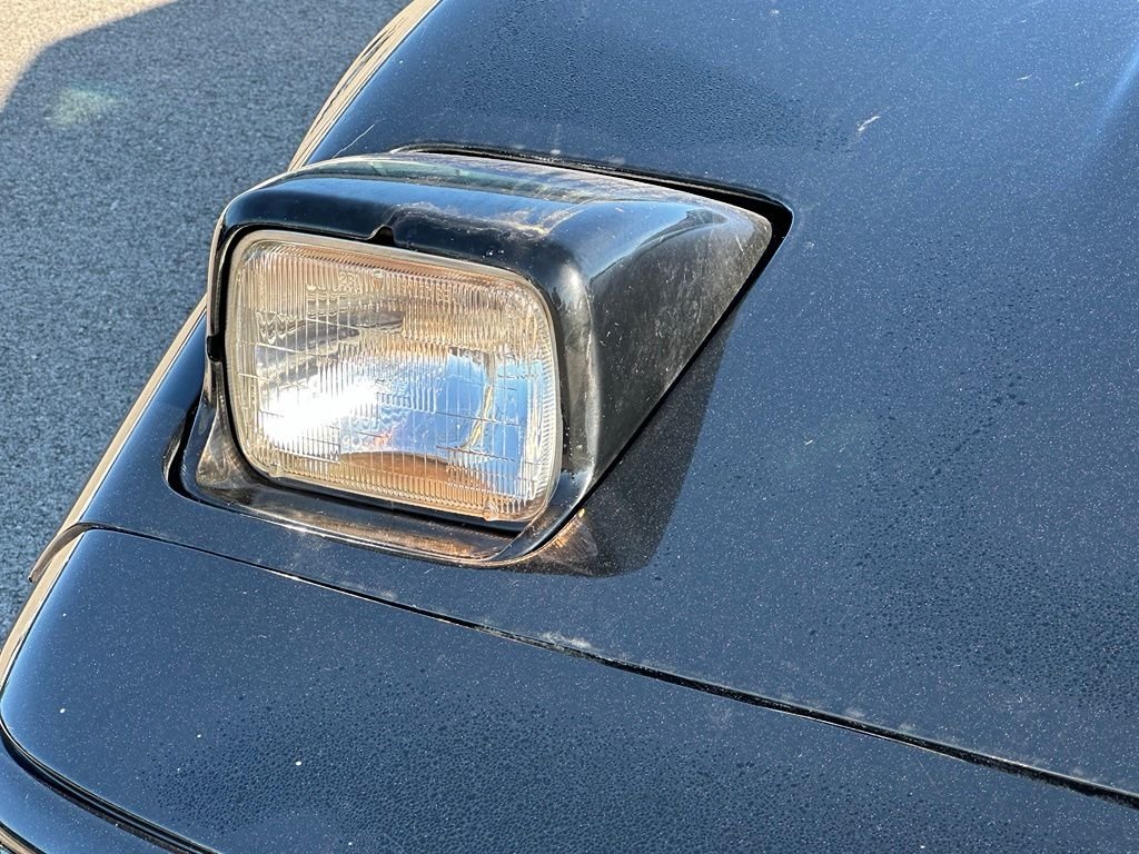 Used 1995  Chevrolet Base image 10