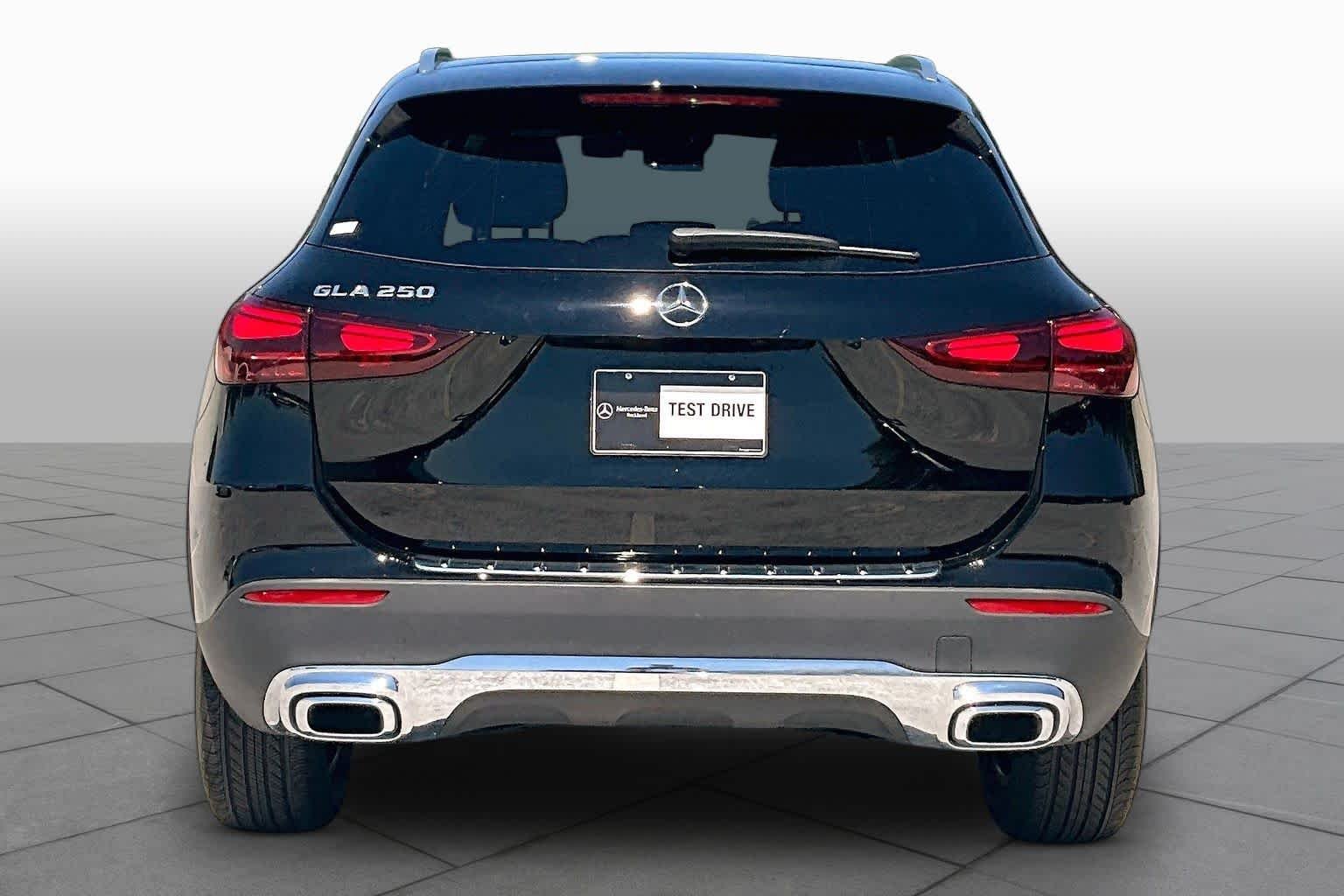 Used 2026 Night Black Mercedes-Benz GLA 250 image 5