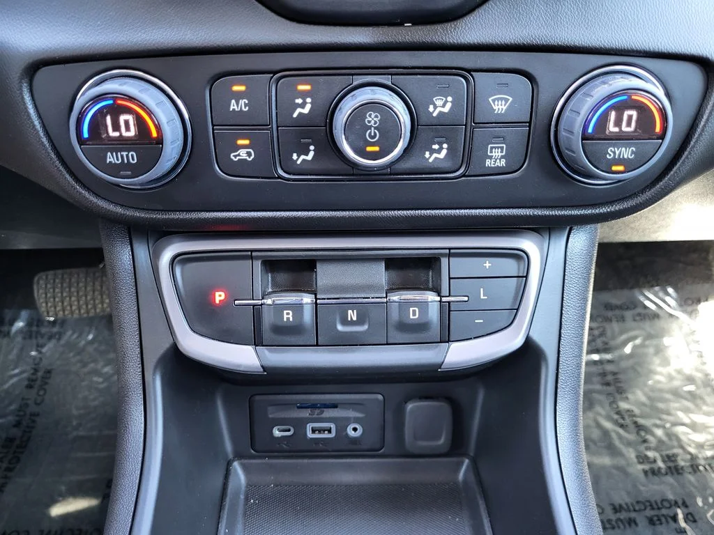 Used 2024 Riptide Metallic GMC AT4 image 15