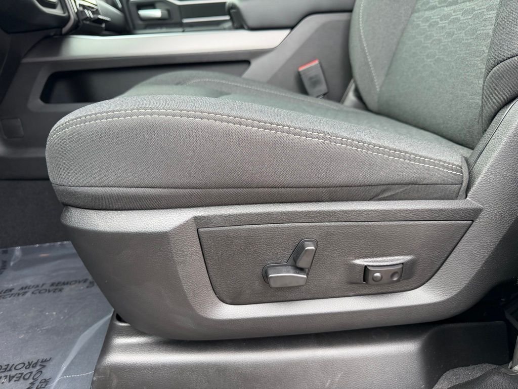 New 2026 Bright White Clearcoat RAM Big Horn image 13