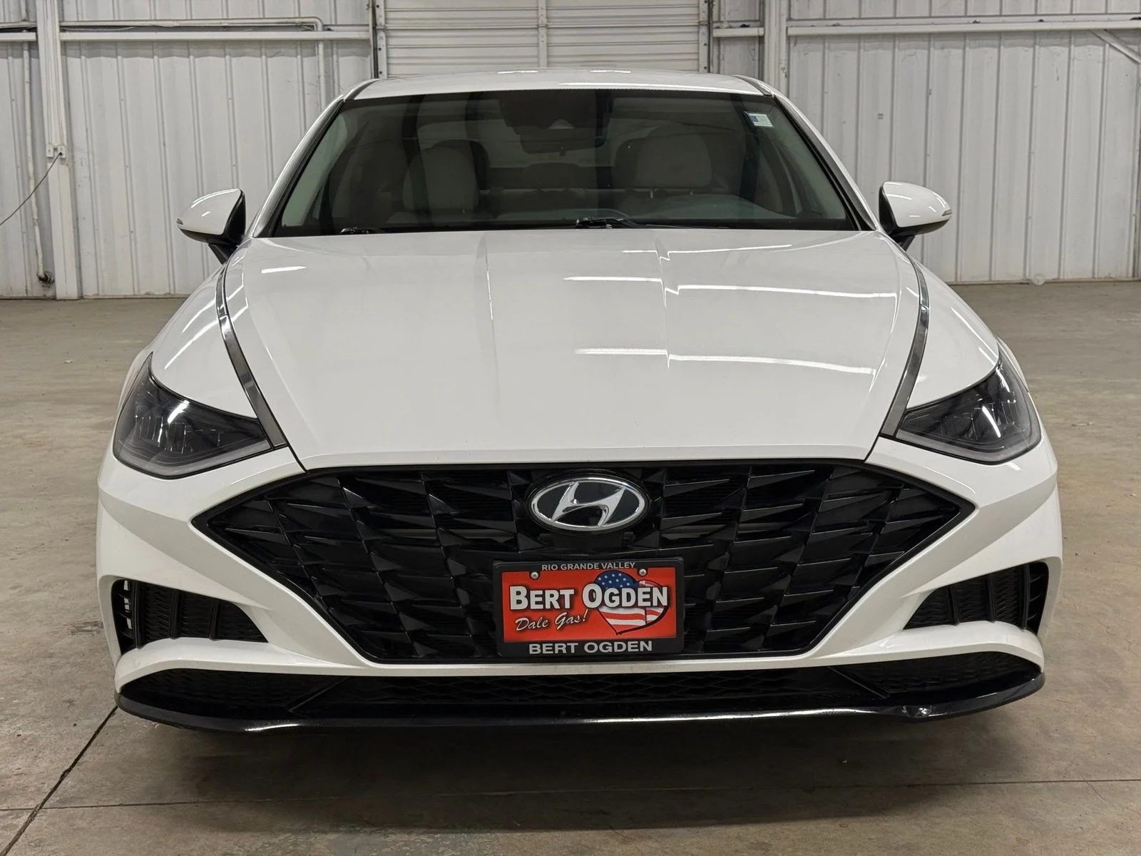 Used 2023 White Hyundai SEL image 3