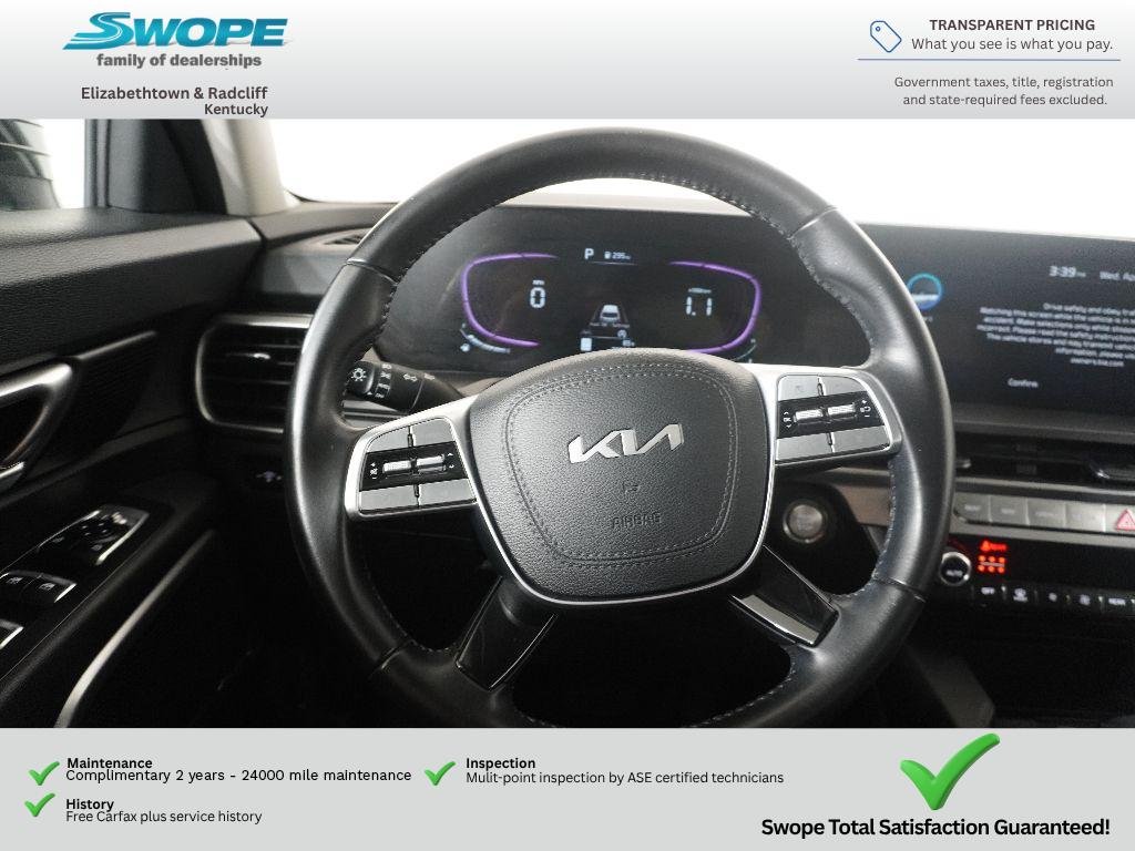 Used 2024 Gravity Gray Kia LX image 17