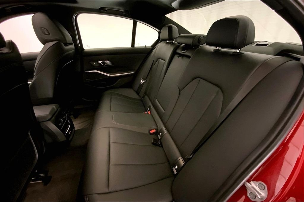 Used 2023 Melbourne Red Metallic BMW  image 14