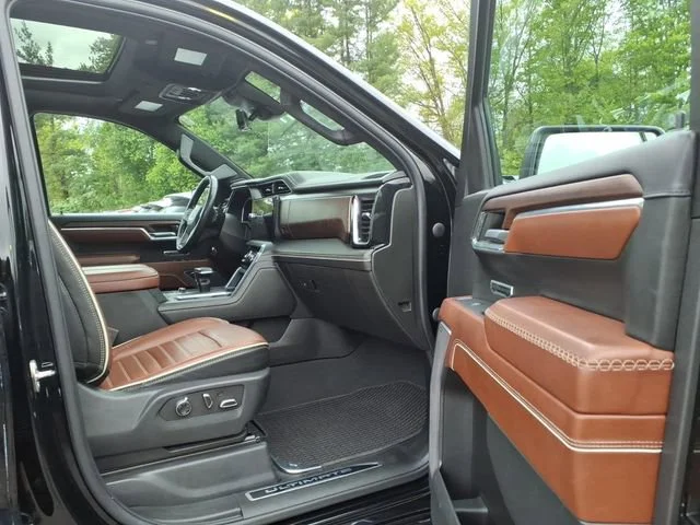 Used 2023 Onyx Black GMC Denali Ultimate image 15