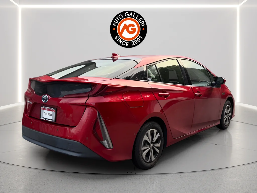 Used 2017 Red Toyota Advanced image 7
