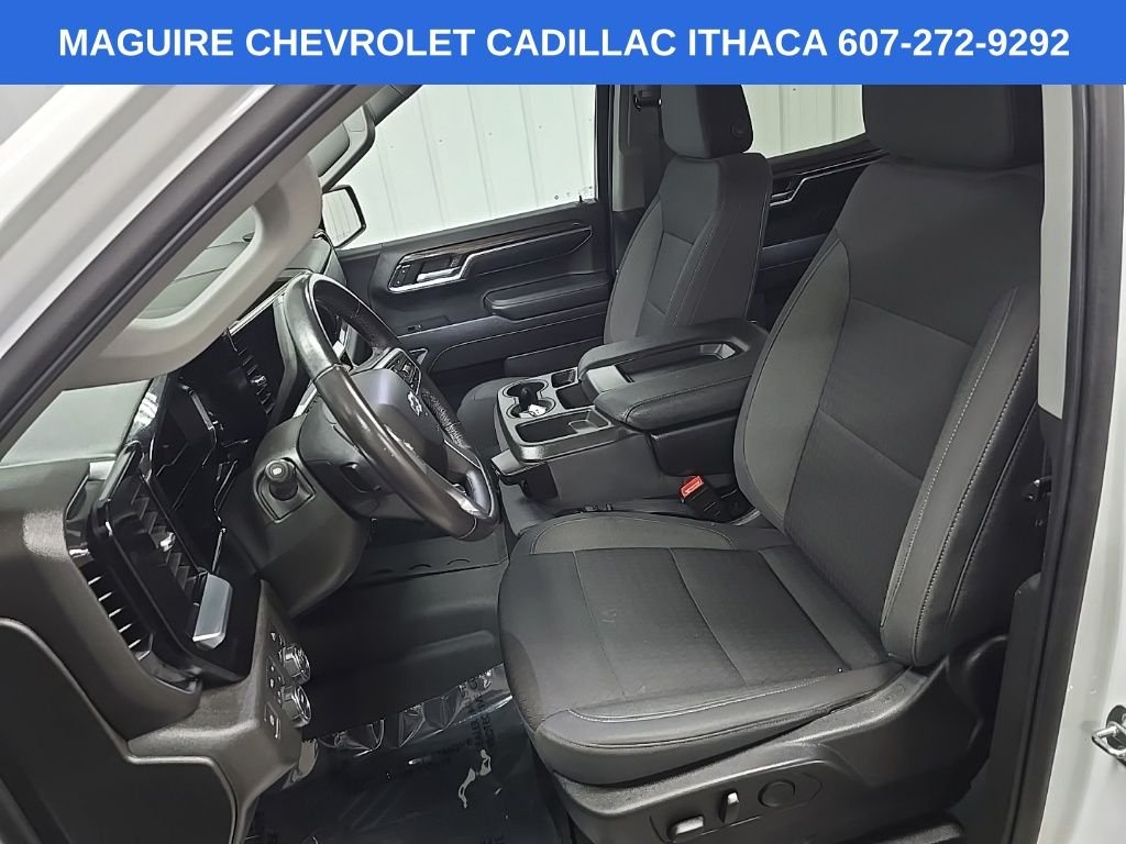 Used 2022 White Chevrolet RST image 29