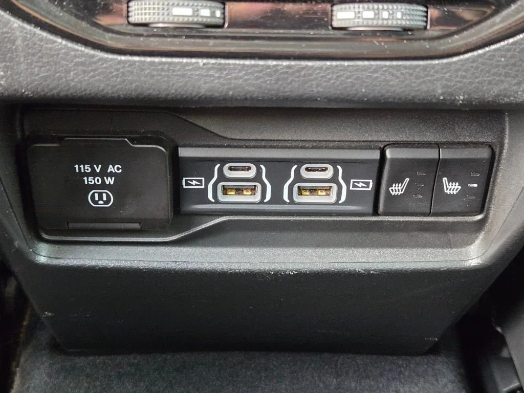 Used 2023 Black Jeep Limited 4x4 image 19