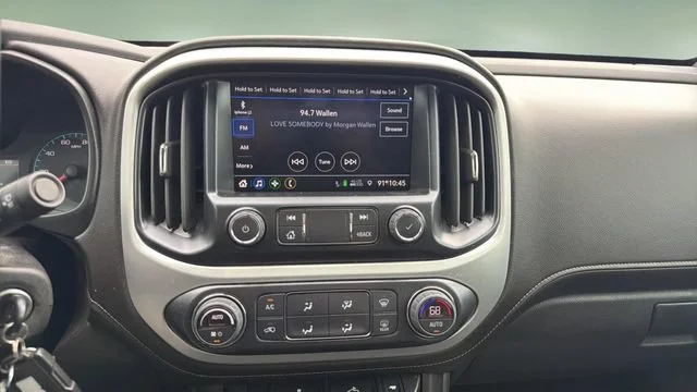 Used 2022 Onyx Black GMC Elevation image 9