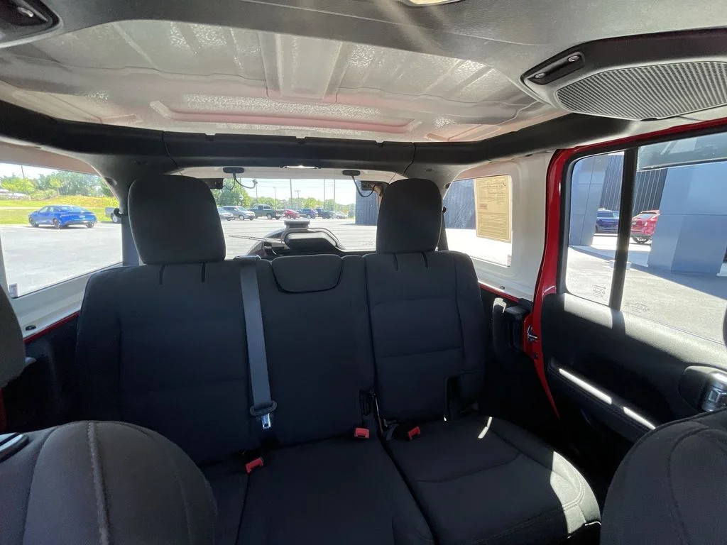 Used 2021 Red Jeep Unlimited Sahara image 12